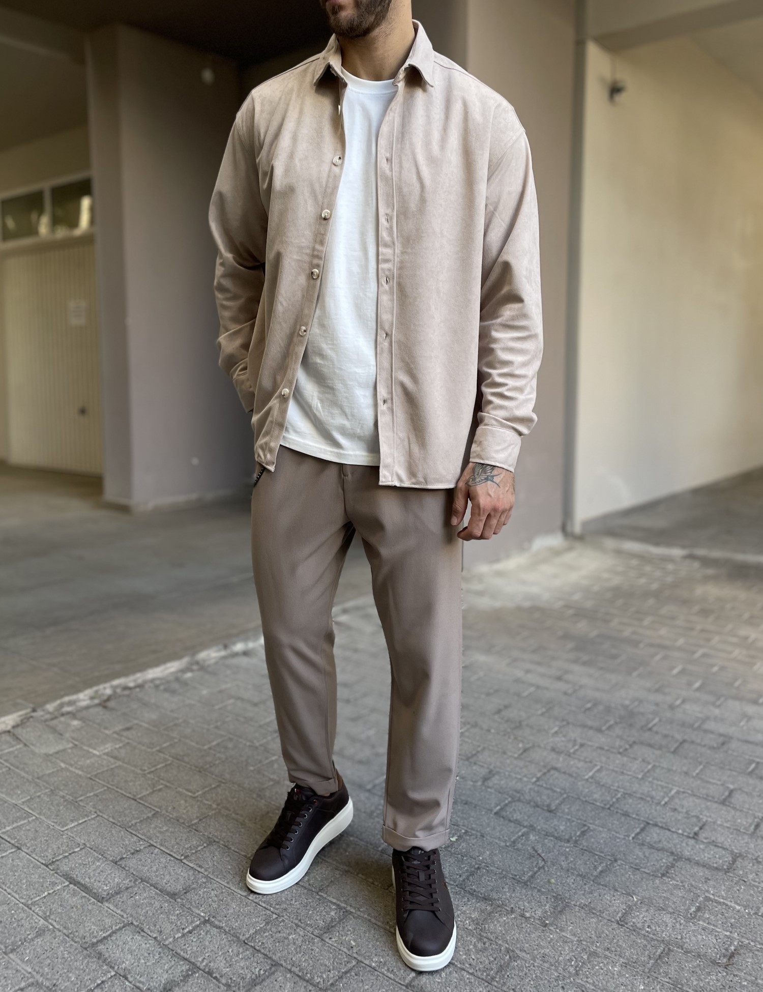 Ανδρικό μπεζ κοτλέ Overshirt με γιακά RMZ470B φωτογραφία